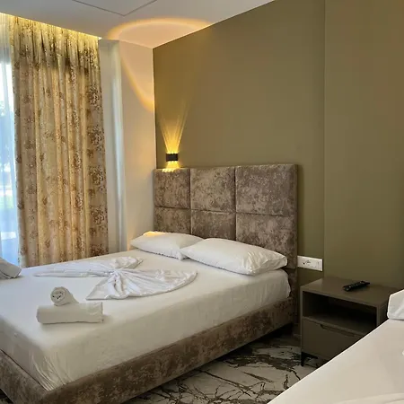 Poseidon Hotel *